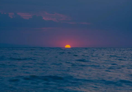 请停止焦虑：不能赚钱，也要拼命“存钱”