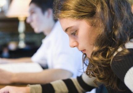 实在不好意思，优秀的人都挺会表现自己的