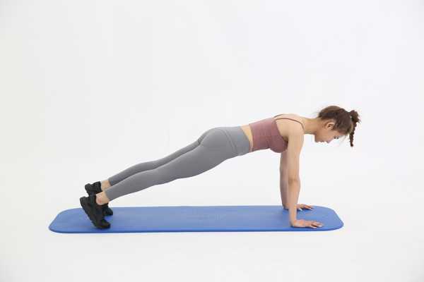 俯撑-抬臀